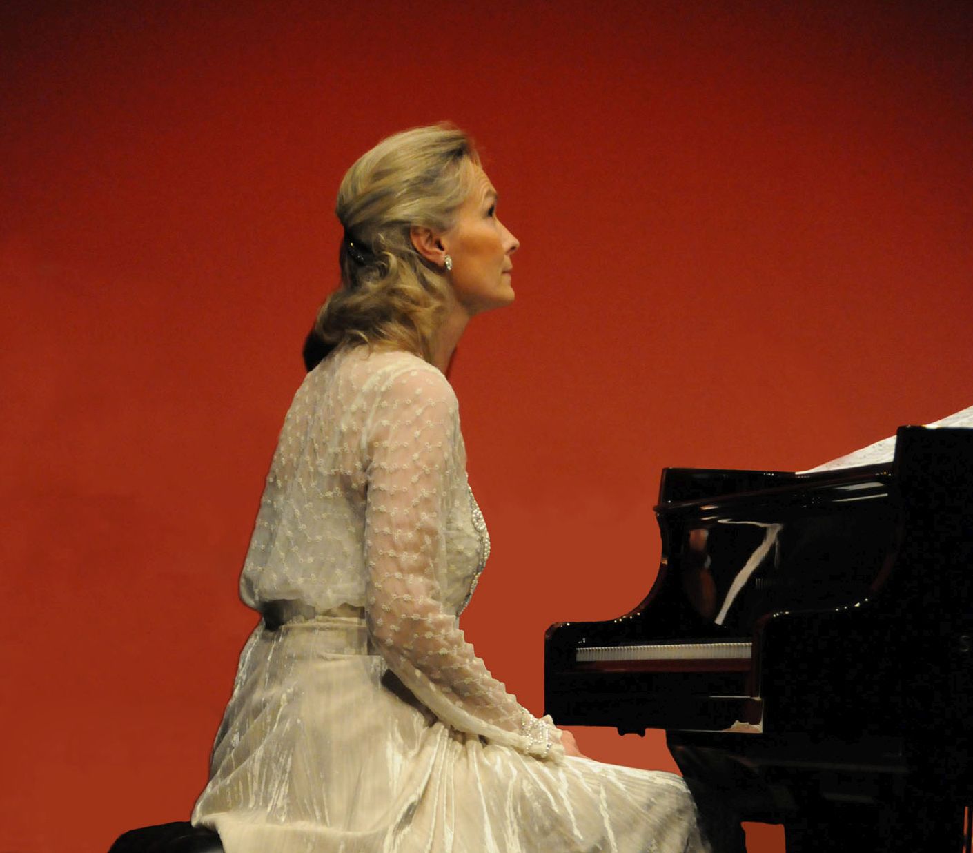 La pianiste Elizabeth Sombart a créé la fondation en 1998. Celle-ci oeuvre pour une meilleure accessibilité aux concerts classiques.
