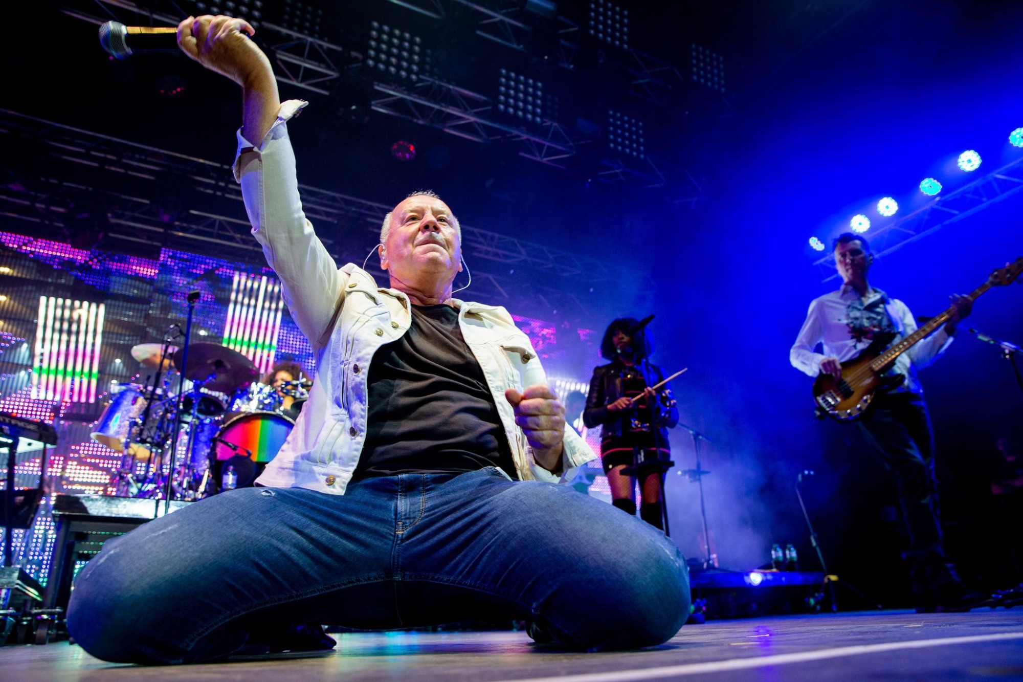 Jim Kerr, leader de Simple Minds, a eu beau faire tournoyer son micro, jeudi soir sur la grande scène de Caribana, le show a manqué de piquant.