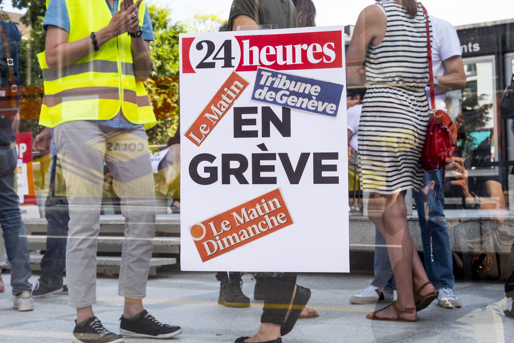 Suite aux licenciements annoncés par leur éditeur, des journalistes romands de Tamedia ont entamé mardi à 16h00 une grève prévue jusqu'à mercredi minuit.