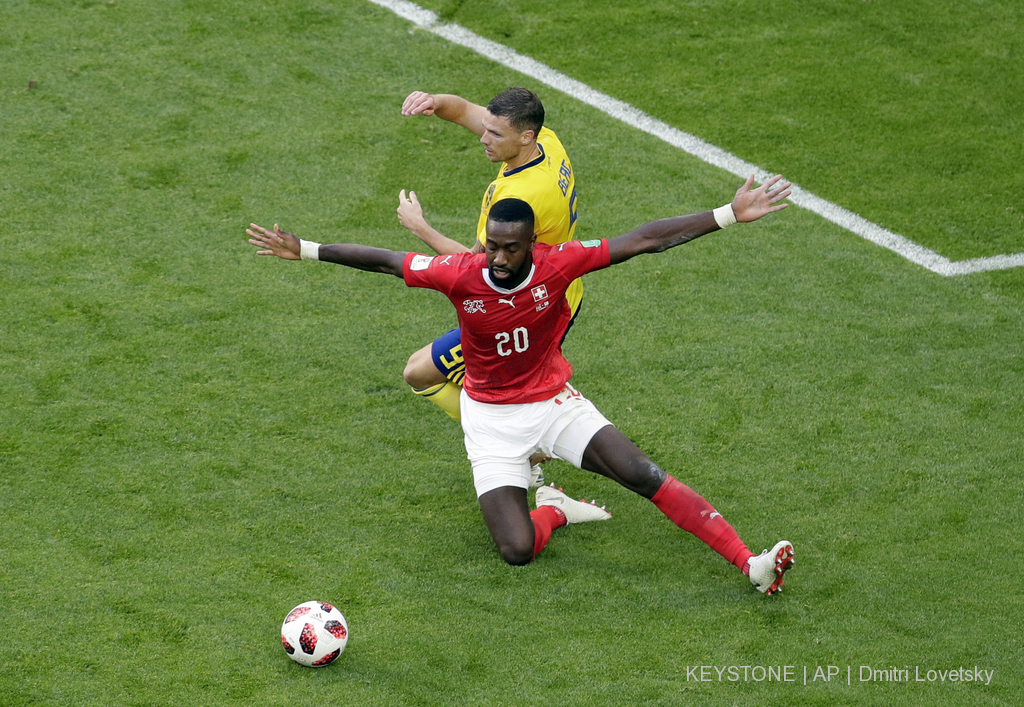 Le défenseur international suisse Johan Djourou quitte prématurément le championnat turc pour s'engager en Italie.