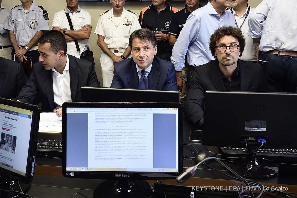 Le chef du gouvernement italien Giuseppe Conte a annoncé mercredi l'instauration d'un "état d'urgence pour douze mois" à Gênes. 