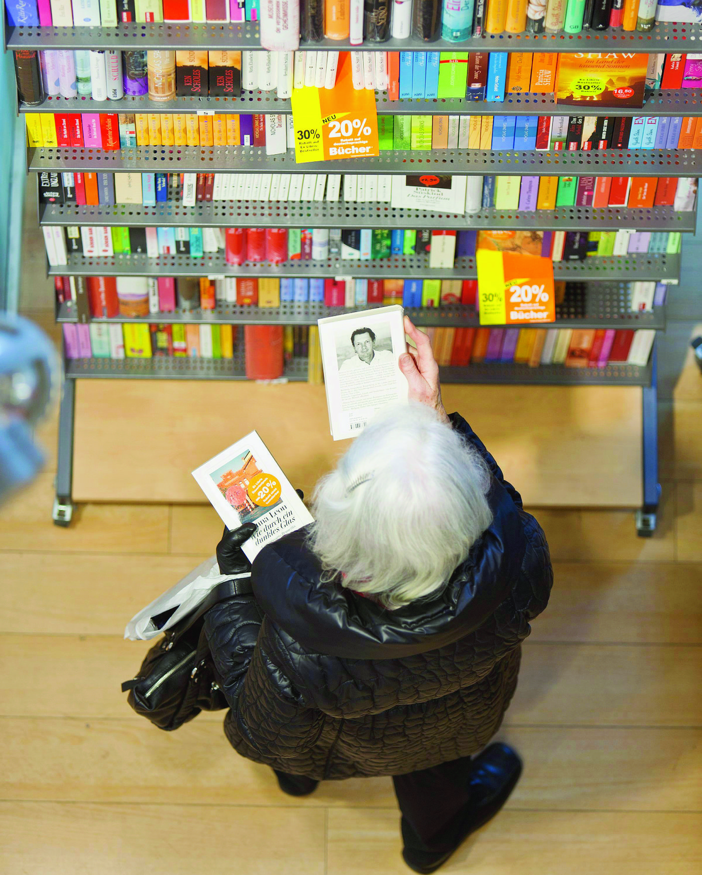 Die Filiale des Medienanbieters ex libris an der Bahnhofstrasse in Zuerich, aufgenommen am 13. Januar 2011. Der Staenderat behandelt morgen Mittwoch zum zweiten Mal die Wiedereinfuehrung der Buchpreisbindung. (KEYSTONE/Gaetan Bally) === NO SALES, NO ARCHIVES === BILDPAKET BUCHPREISBINDUNG