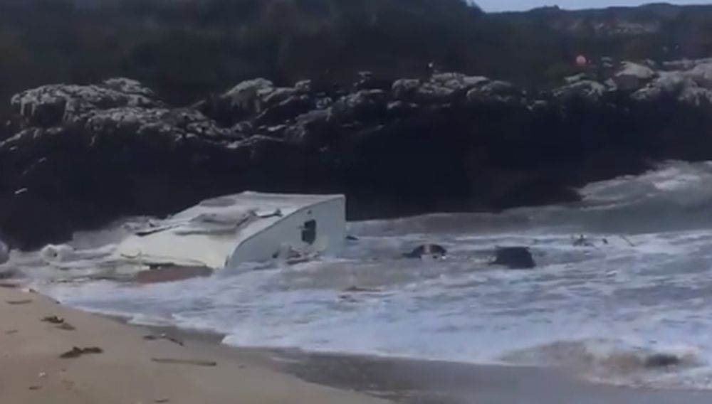 Le camping-car a été entièrement disloqué.