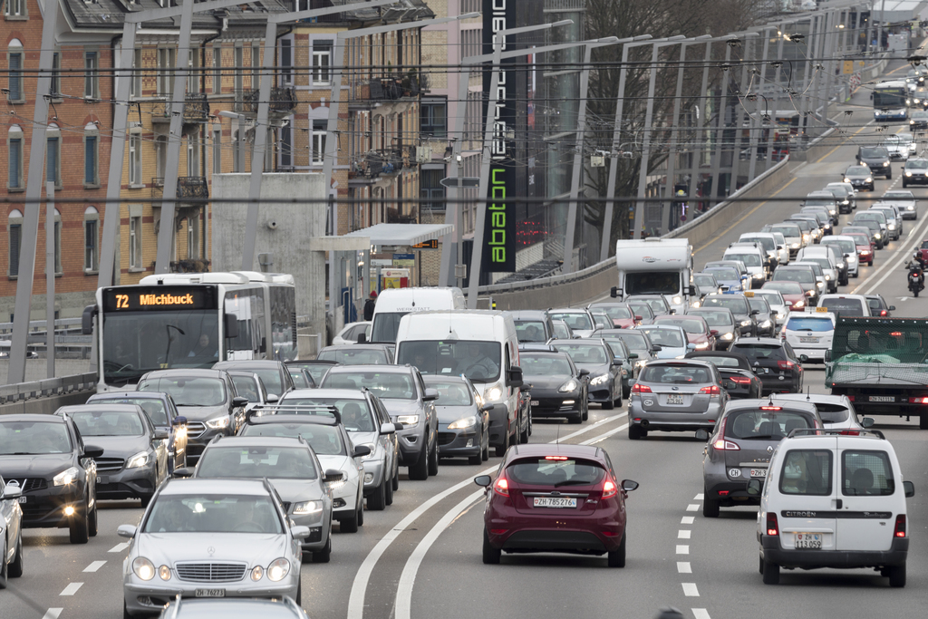 les Suisses dépensent en moyenne 733 francs par mois pour leur voiture. (illustration)