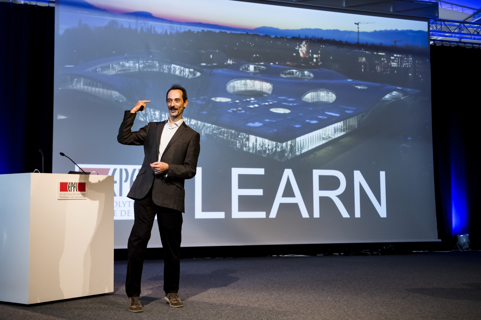 Le professeur Francesco Mondada, directeur de LEARN et créateur du robot Thymio parle lors de l'inauguration du Centre LEARN dédié aux sciences de l’éducation a l'EPFL ce mercredi 10 octobre 2018 à Lausanne.