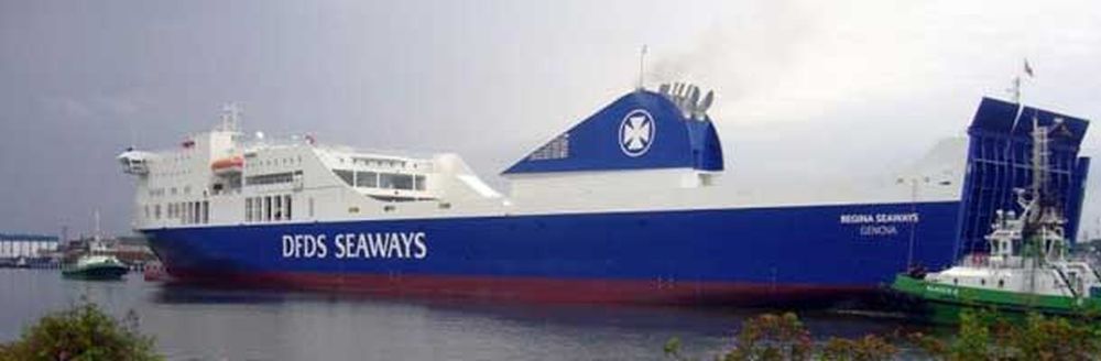 Ce ce bateau, le Regina Seaways, qui dérive actuellement en mer Baltique.