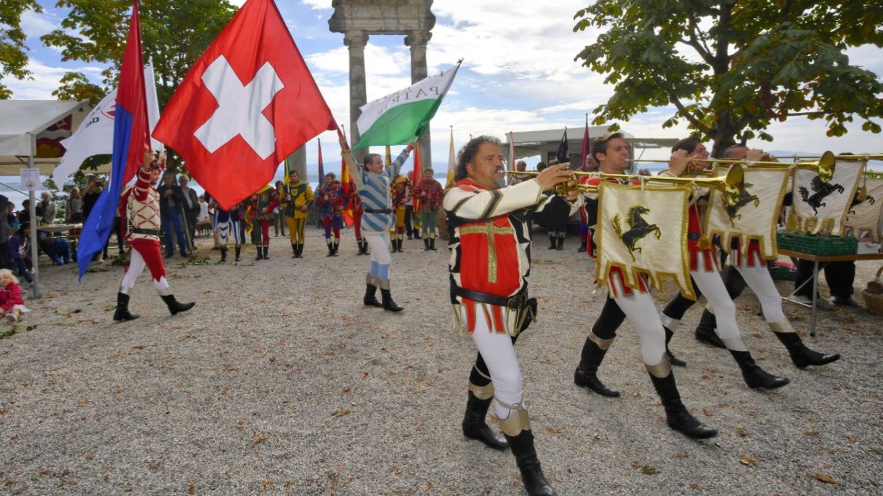 La parade des lanceurs de drapeaux d'Arezzo, en Toscane, a enthousiasmé le public.