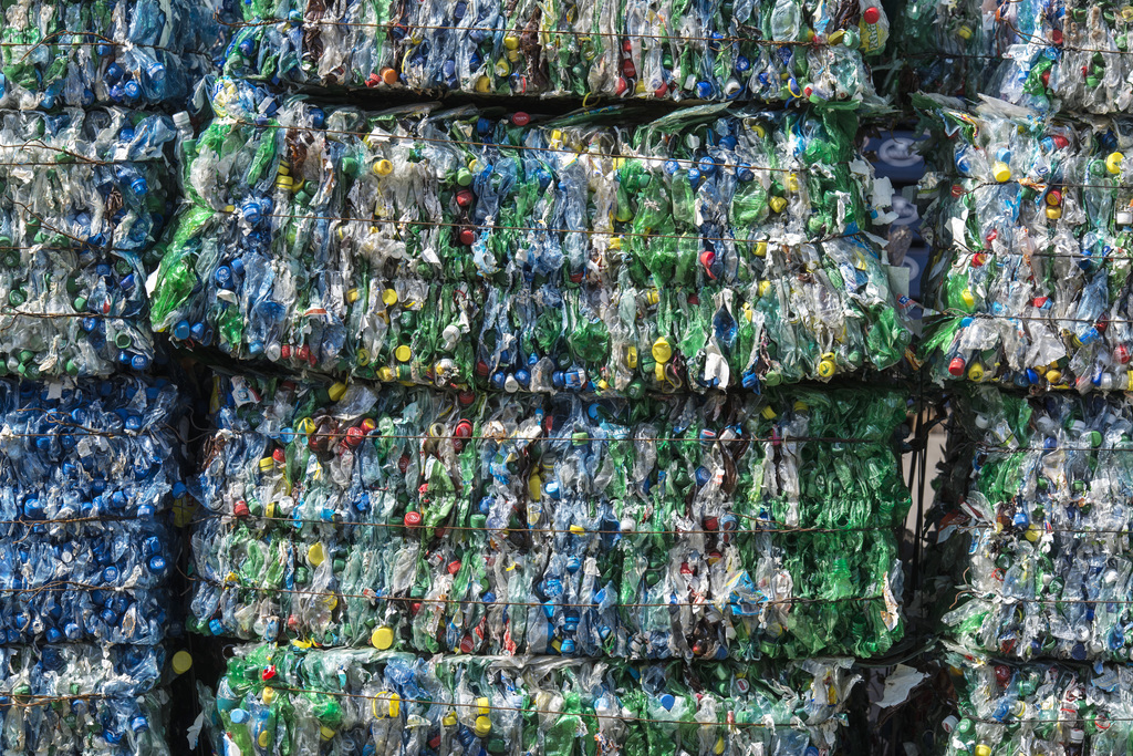 Le plastique trouvé dans les selles provient notamment des bouteilles en PET.