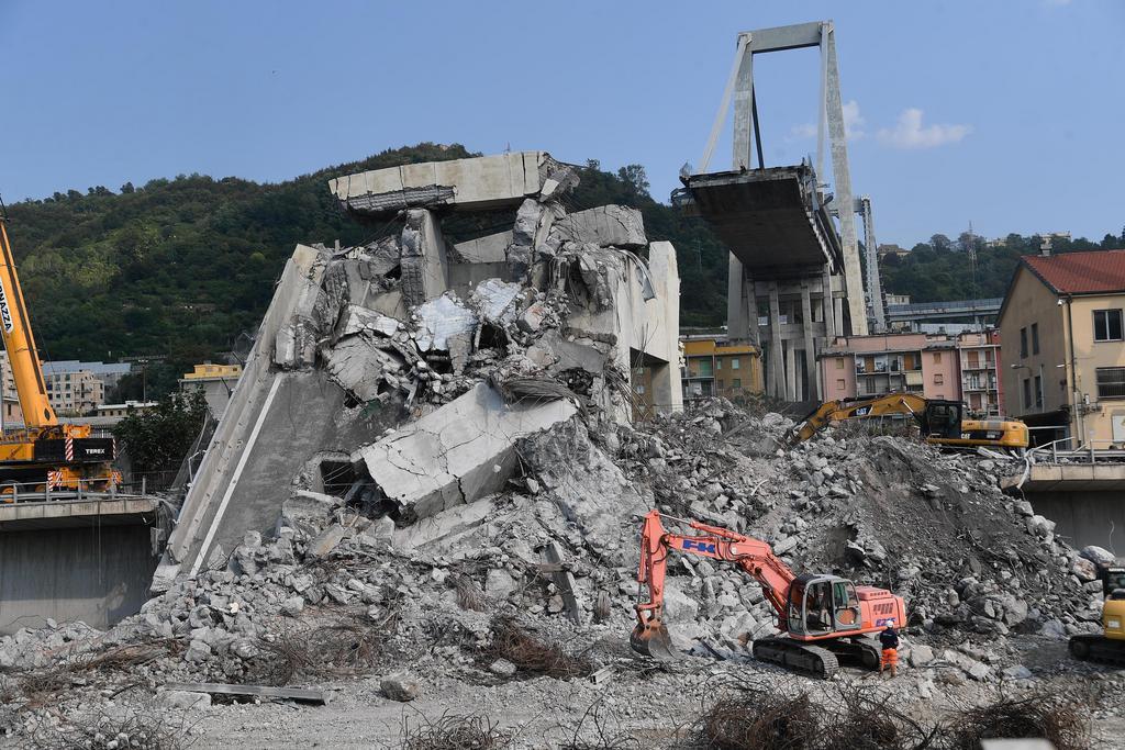 Des gravats du pont ont été acheminés en Suisse pour y être analysés.