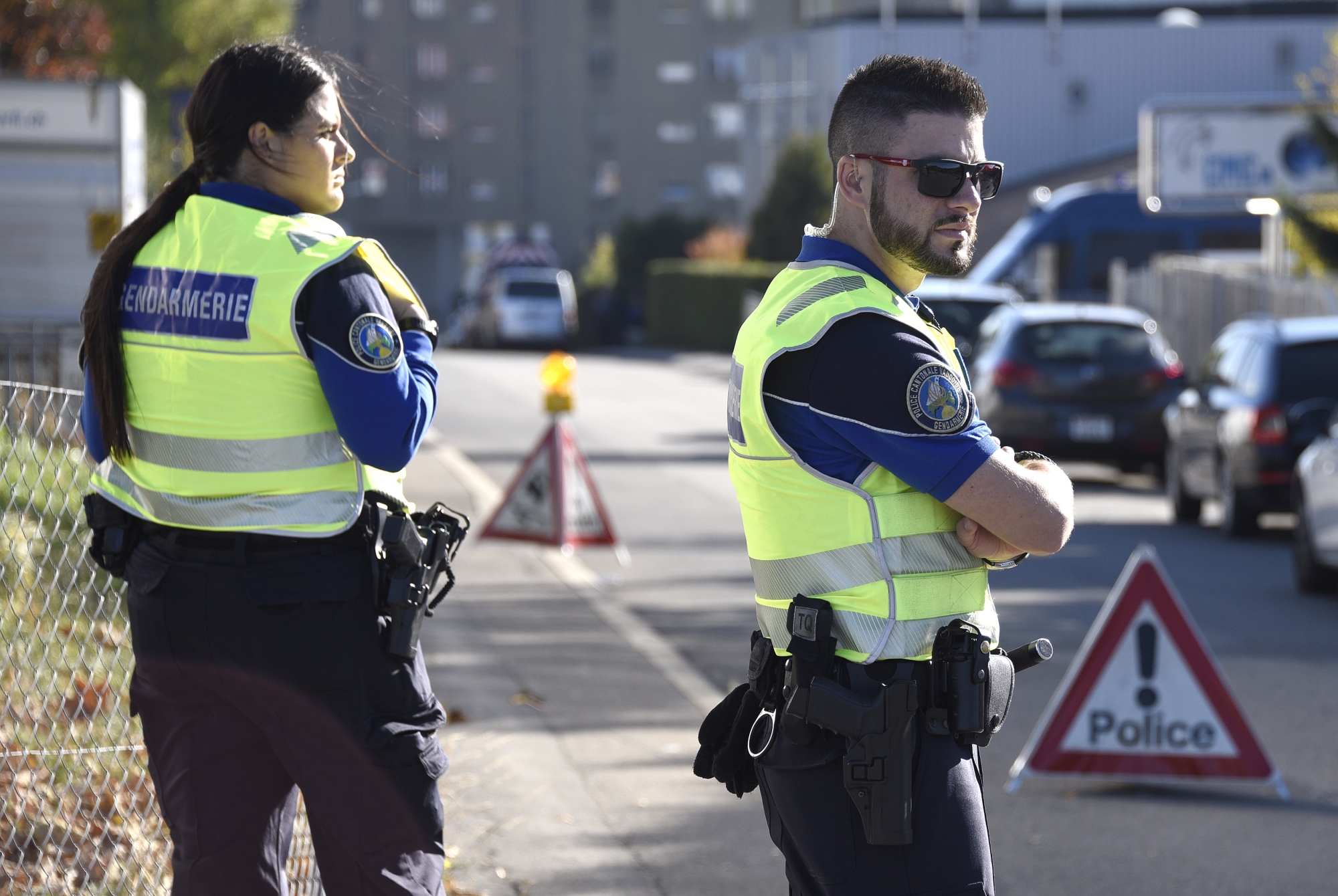 La police cantonale a début une intervention dans un squat du Mont-sur-Lausanne, lundi à 14h.