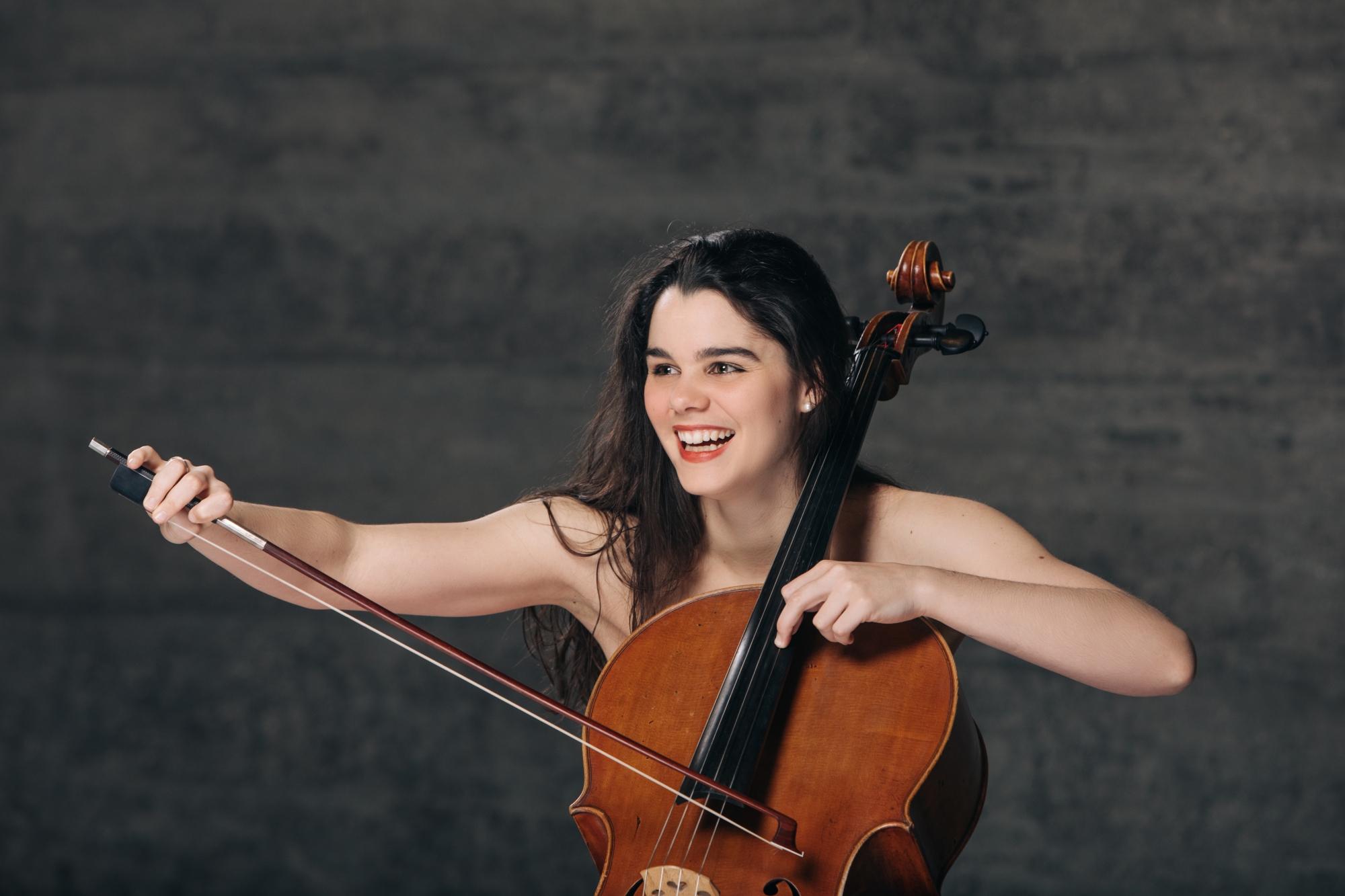 La jeune violoncelliste valaisanne Estelle Revaz interprètera 4 danses norvégiennes d’Edvard Grieg, à 16h.