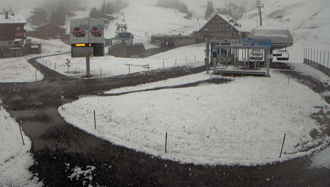 Première neige aux Crosets, dans le val d'Illiez, en Valais.