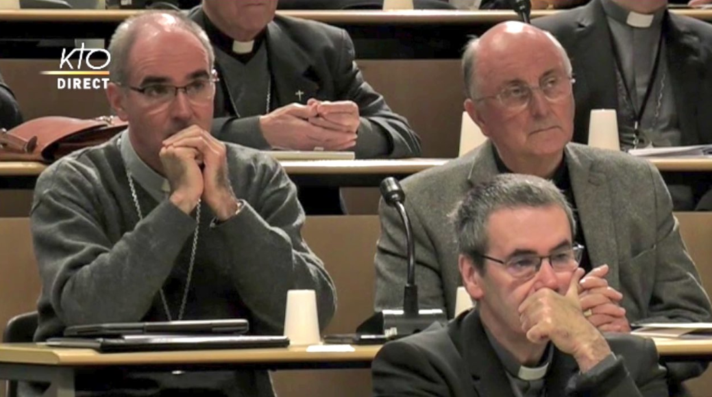 Les 118 évêques qui composent la Conférence des évêques de France ont procédé samedi à un examen de conscience.