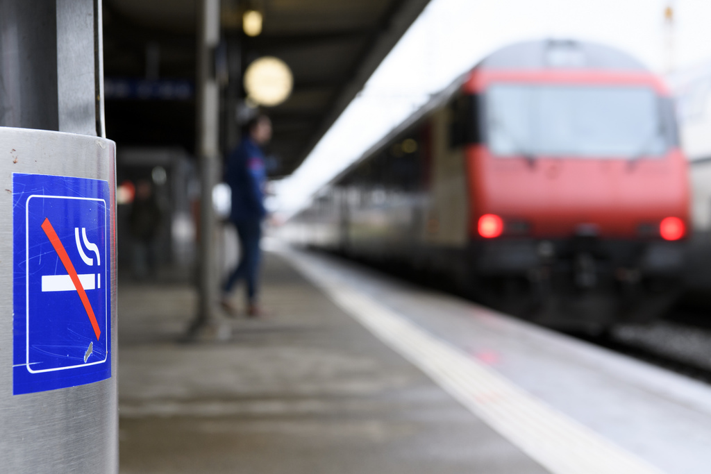 A compter du mois de juin 2019, toutes les gares de Suisse seront non-fumeurs. 