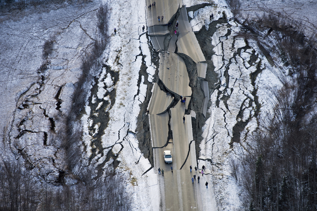 Un séisme de magnitude 7 a fait de nombreux dégâts vendredi dans le sud de l'Alaska. Son épicentre était situé à 41 kilomètres sous la surface du sol. 