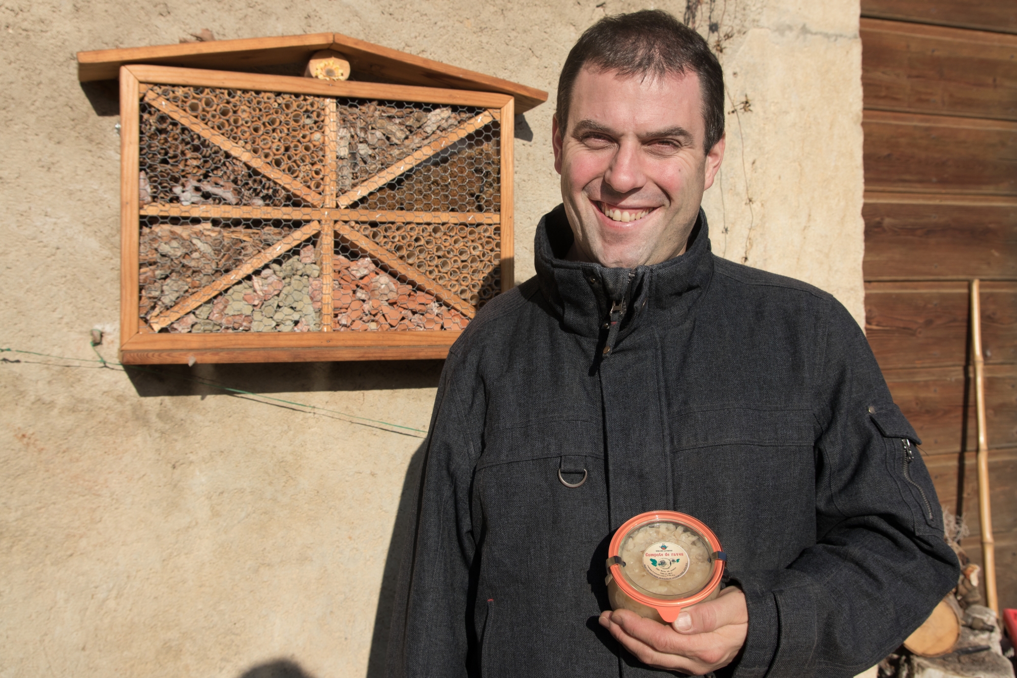 Alexandre Mestral produit de la compote de raves au domaine du Pontet, son exploitation agricole à Gingins.