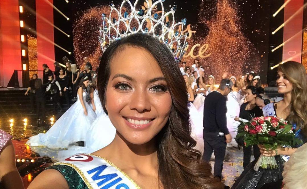 Parmi les trente femmes de 18 à 24 ans qui prétendaient au titre, c'est Miss Tahiti, Vaimalama Chaves, qui a été couronnée.