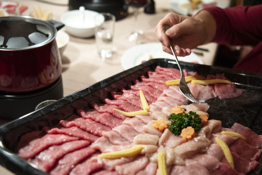 La fondue chinoise est toujours très populaire pour les repas des fêtes. Tout comme la bourguignonne, le filet en croûte et les grills de table.