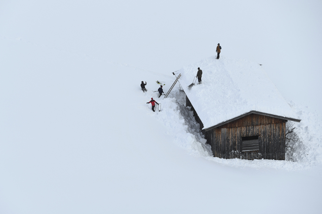 Jusqu'à trois mètres de neige, et même plus par endroits, sont tombés dans l'ouest et le centre de l'Autriche depuis jeudi dernier. 