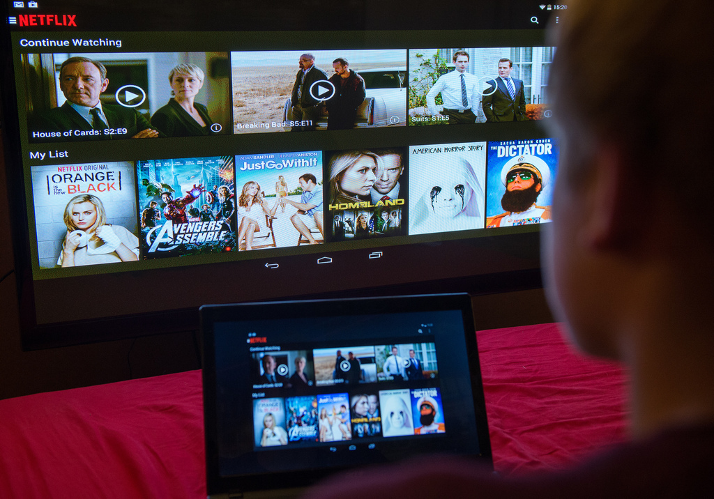La Confédération souhaite que les plateformes comme Netflix investissent dans les productions suisses. (illustration)