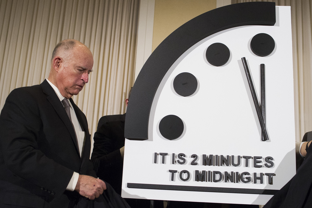 L'horloge de l'apocalypse a été créé durant la Guerre froide afin d'alerter sur les risques de fin du monde, qui survient symboliquement à minuit.