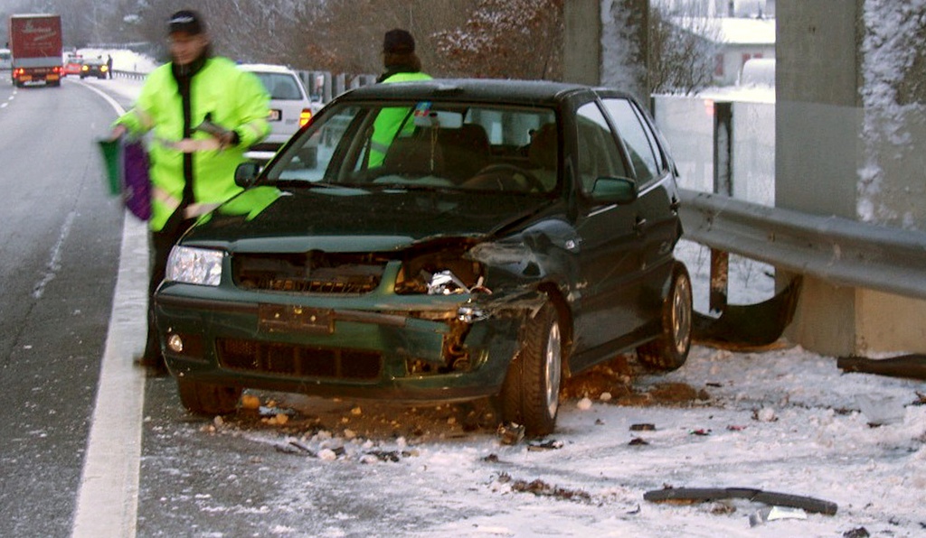  Sur les routes, des dizaines d'accidents se sont produits, se limitant pour la plupart à des dégâts de carrosserie.