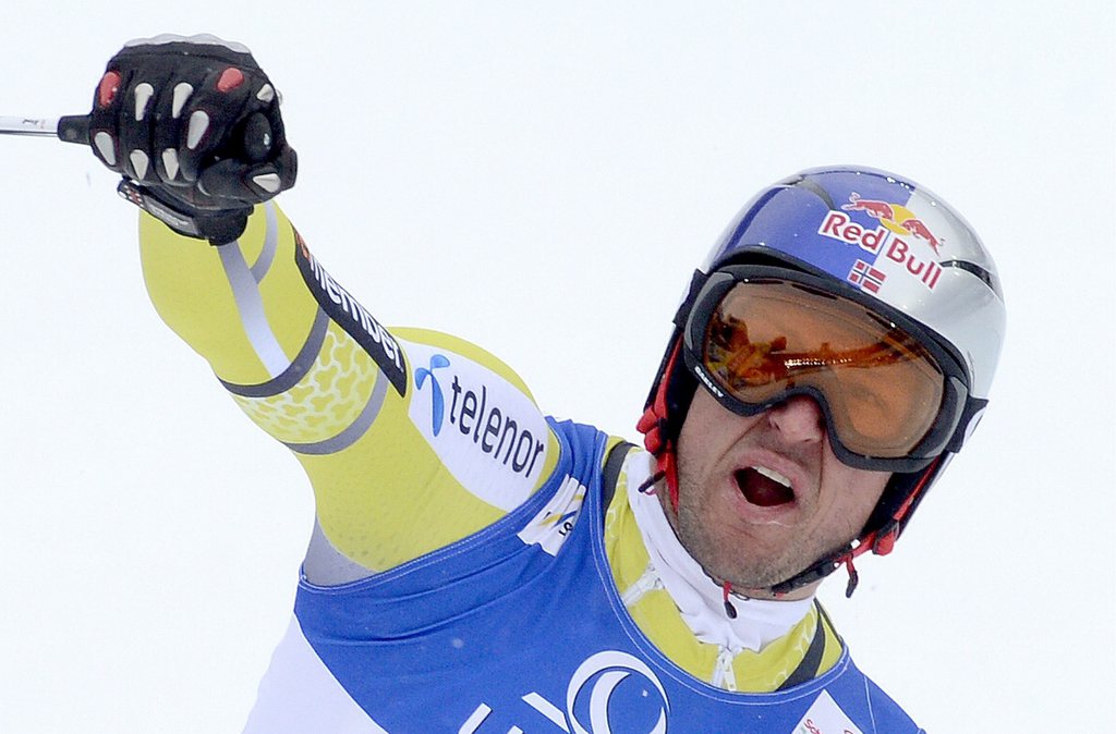 epa03574778 Aksel Lund Svindal (NOR) after his run in the men's downhill race as part of the Alpine Skiing World Championships in Schladming, Austria, 09 February 2013.  EPA/HANS KLAUS TECHT