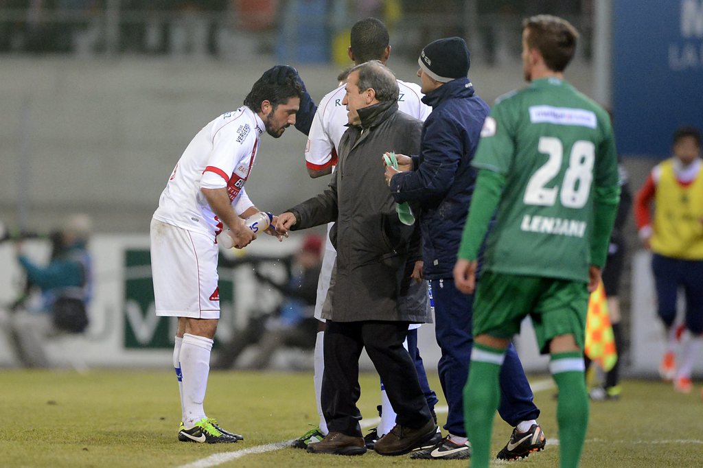 Gennaro Gattuso remplace Victor Muñoz.