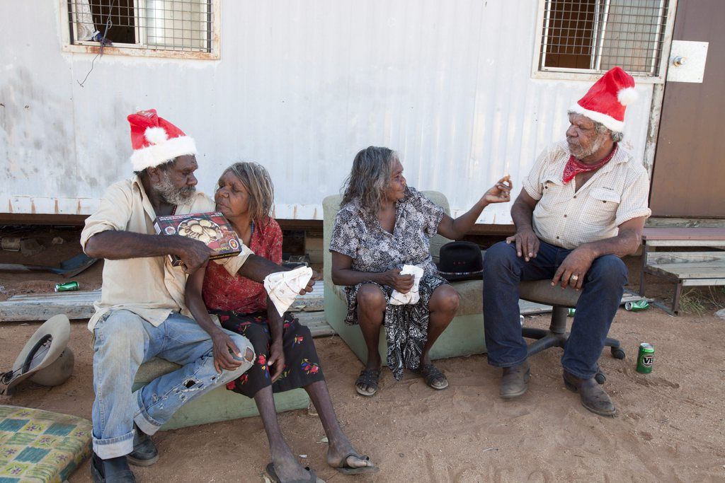 Les aborigènes habitant le camp de Whitegate town, à Alice Springs, sont parmi les habitants les plus démunis de l'île. 