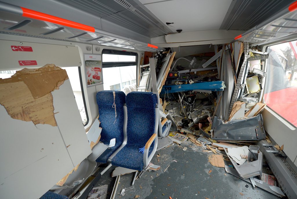 Deux trains de banlieue sont entrés en collision frontale lundi à Vienne. L'accident a fait plusieurs blessés dont cinq ont été grièvement touchés.