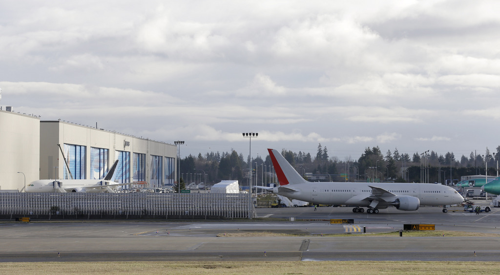 Les Boeing 787 resteront encore cloués au sol un moment. L'Agence américaine de la sécurité des transports a remis en cause jeudi le processus de certification. 