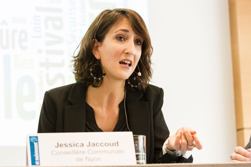 Jessica Jaccoud dénonce le rythme de travail imposé par la Municipalité au Conseil communal. 
