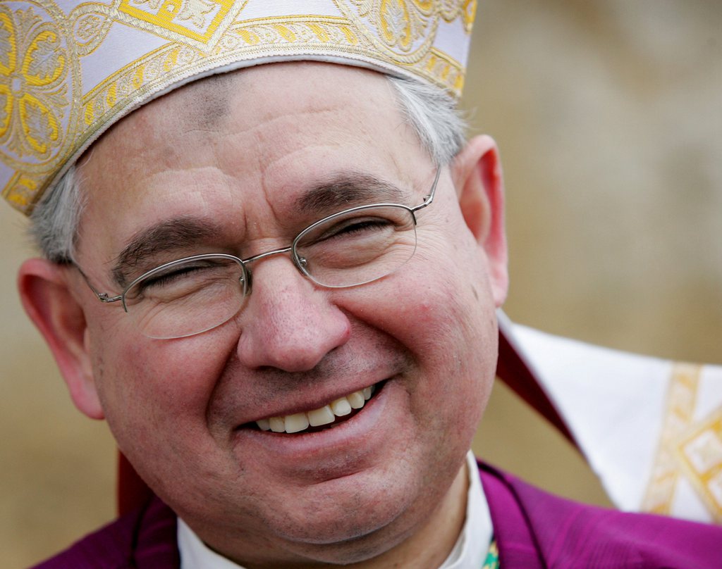 L'archevêque Jose Gomez de Los Angeles a rendu publics jeudi les dossiers de cas de pédophilie présumée concernant une centaine d'hommes d'Eglise.