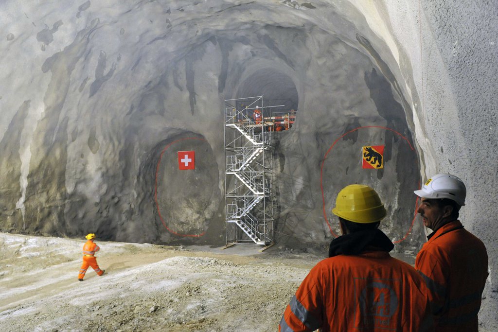 Premiers coups de pioche pour la construction du dernier tunnel de la Transjurane ce vendredi 18 janvier à Court (Be). Photo d'illustration.