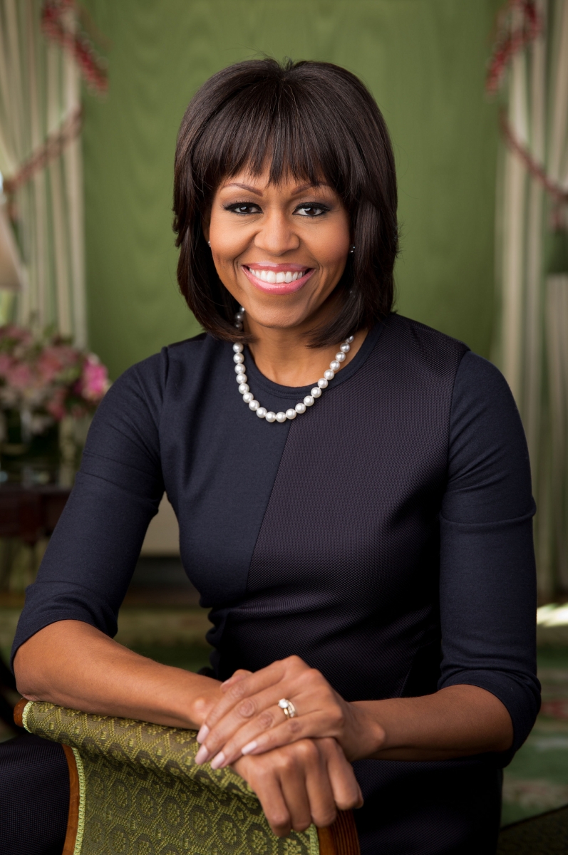 Michelle Obama a choisi une robe Reed Krakoff pour son nouveau portrait officiel. 