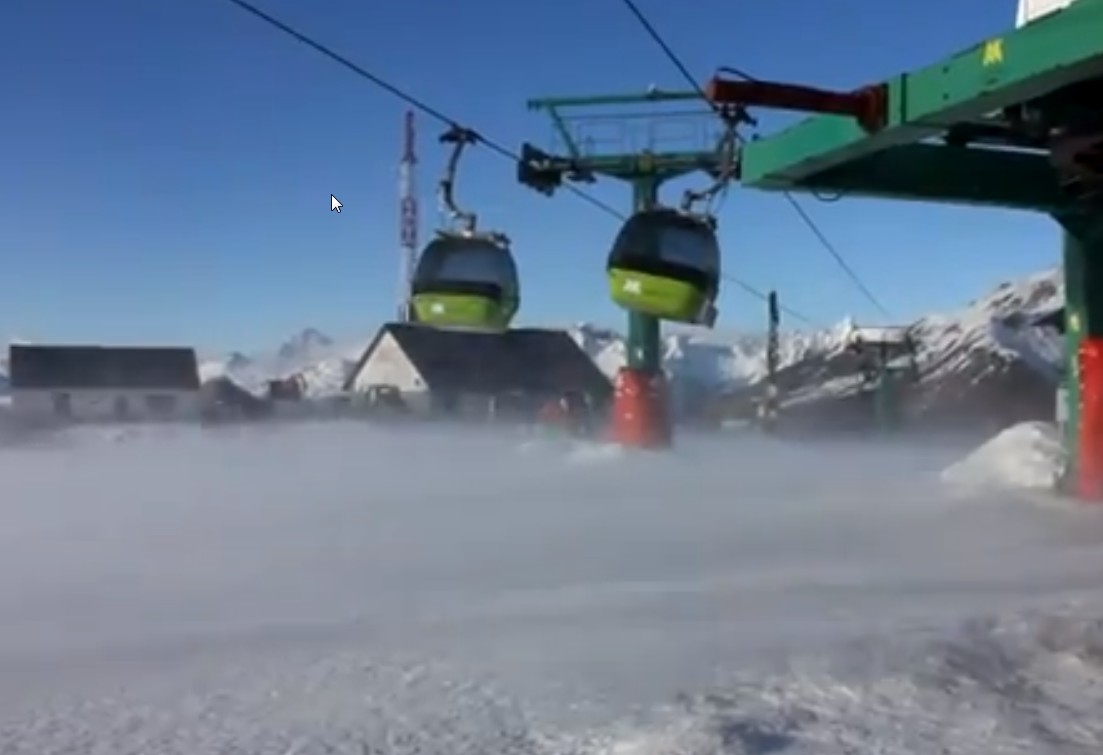 Quelque 1200 personnes ont été évacuées ce jeudi de la station de ski des Pyrénées espagnoles. Elles avaient été bloquées à cause du vent tempétueux.