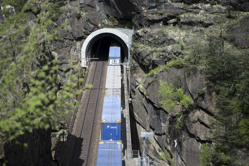 La part du trafic marchandises à travers le tunnel était de 59% l'an dernier.