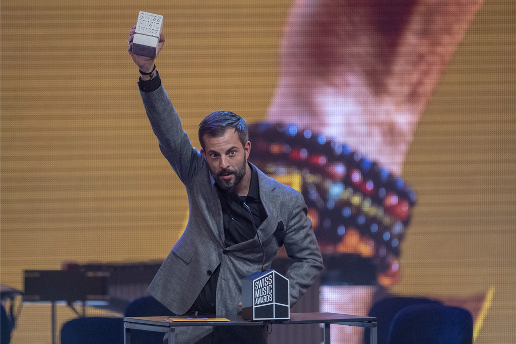 Nominé dans trois catégories, le Zurichois Bligg a remporté les trophées de "Best male act" et de "Best album" pour "KombiNation".