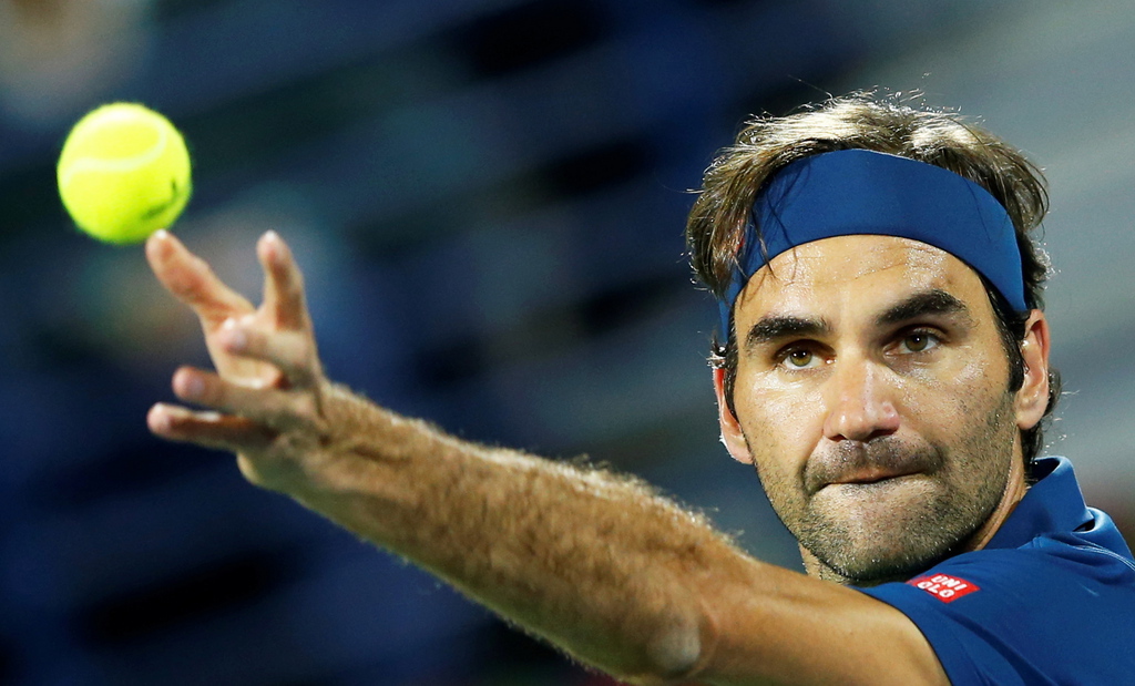 Roger Federer n'est pas forcément impérial, mais il avance.