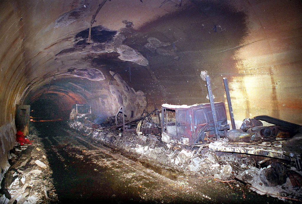 Depuis ce drame, les conditions de sécurité ont été revues dans la plupart des tunnels d'Europe.