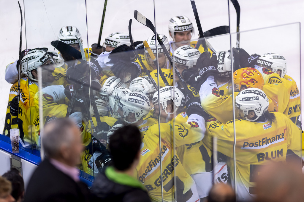 Berne menait 2-0 jusqu'en fin de troisième tiers mais Wingels et Winnik ont permis de revenir au score en seize secondes.