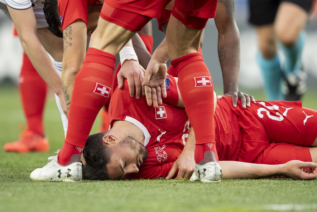 Les images de Fabian Schär inconscient, au sol, ont laissé craindre le pire. Mais le St-Gallois a brillamment terminé la rencontre.