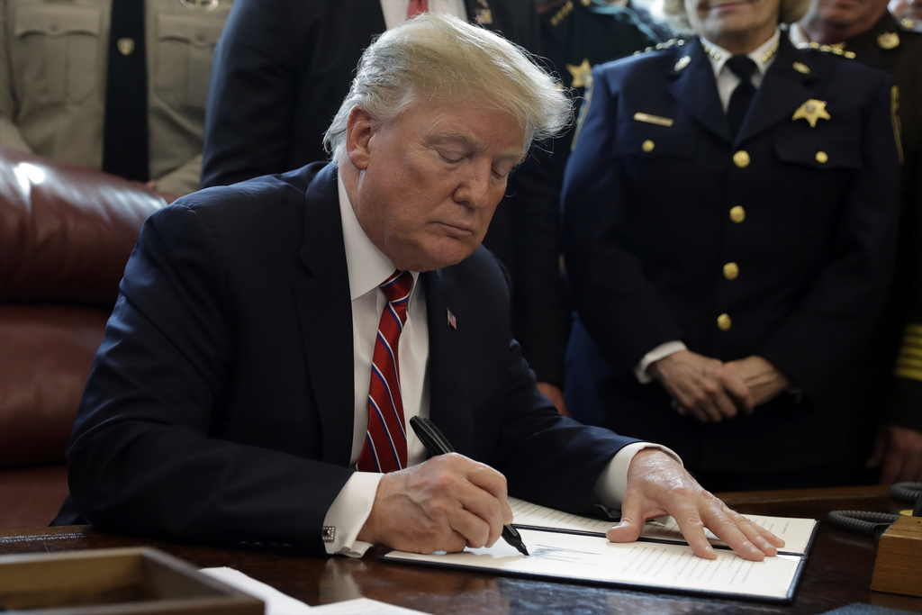 Le Pentagone a finalement accepté d'accorder un budget d'1 milliard de dollars à la construction du mur de Trump, malgré la controverse et le désaccord du Congrès sur le sujet. 