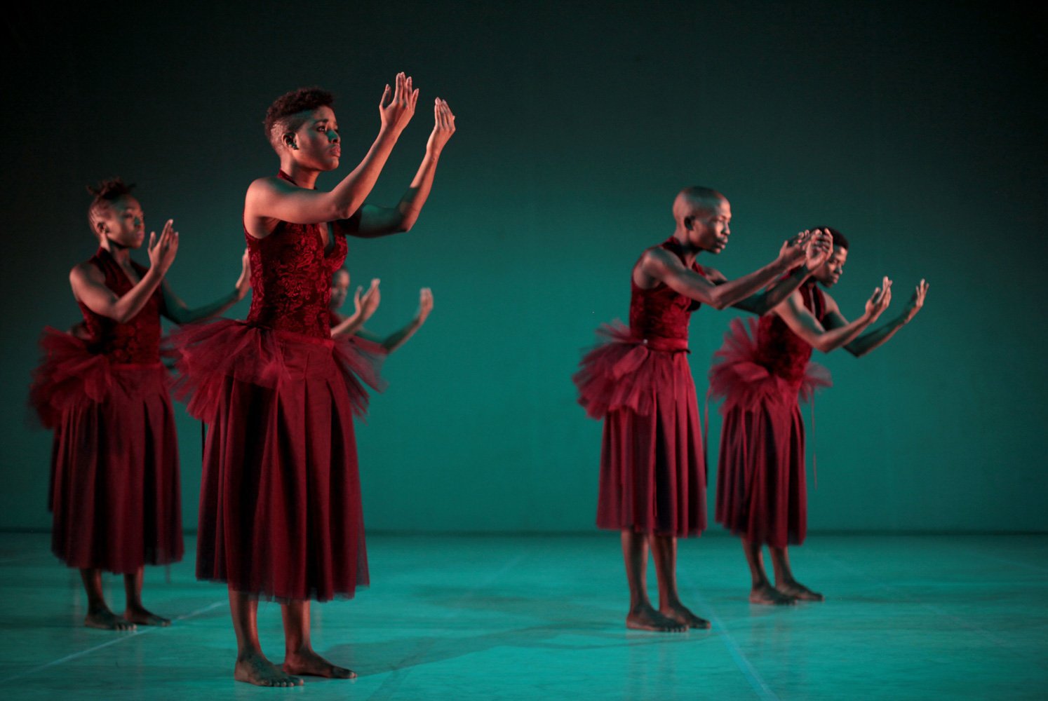 La chorégraphe sud-africaine Dada Masilo revisite depuis dix ans les ballets du répertoire classique en les transposant dans la réalité contemporaine.