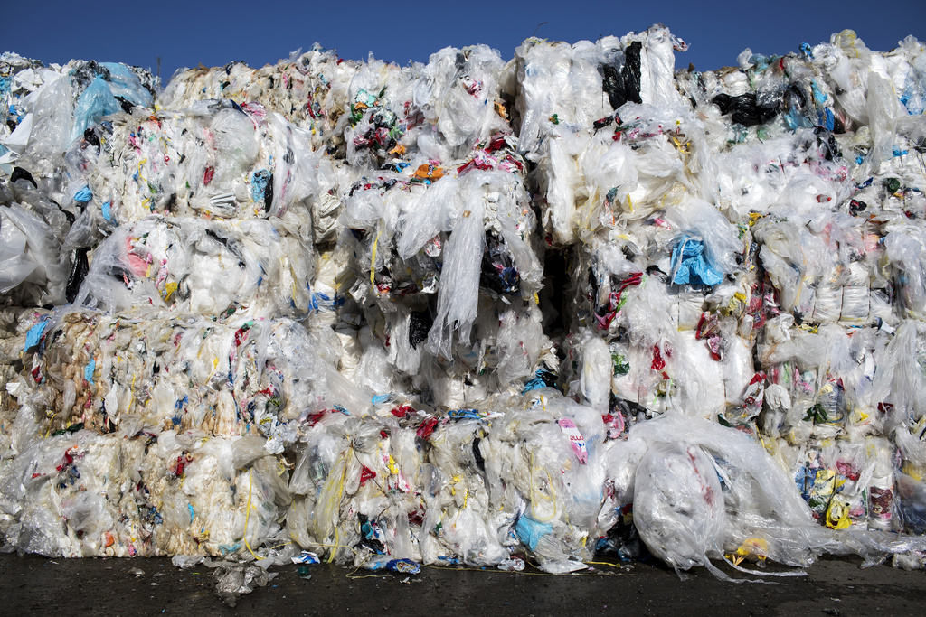 La Suisse s'engagera à ce que les exportations de plastiques contaminées soient soumises à l'obligation d'annonce.