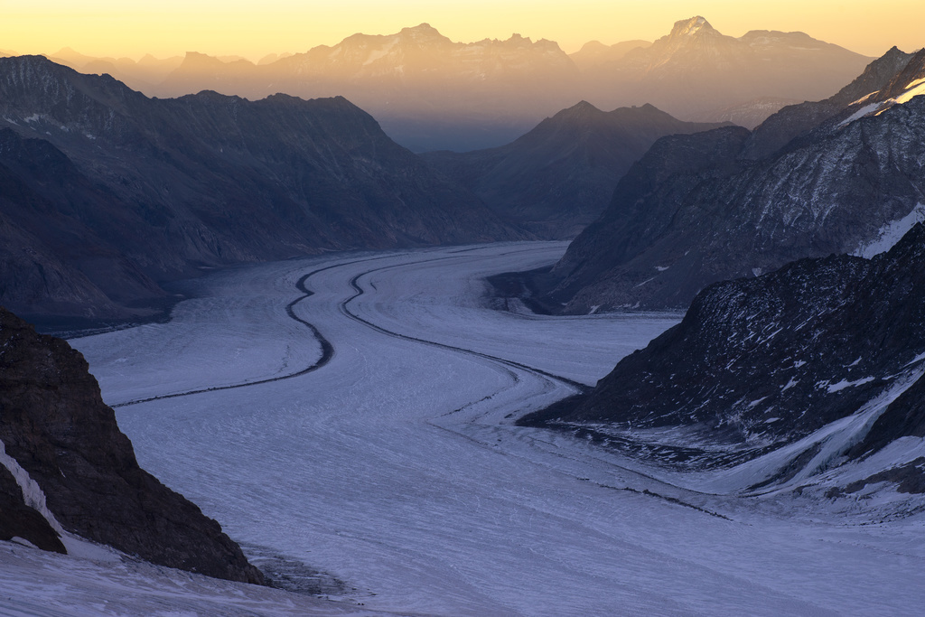 Dans les Alpes aussi -ici le glacier d'Aletsch en Valais- des résidus radioactifs ont été découverts.