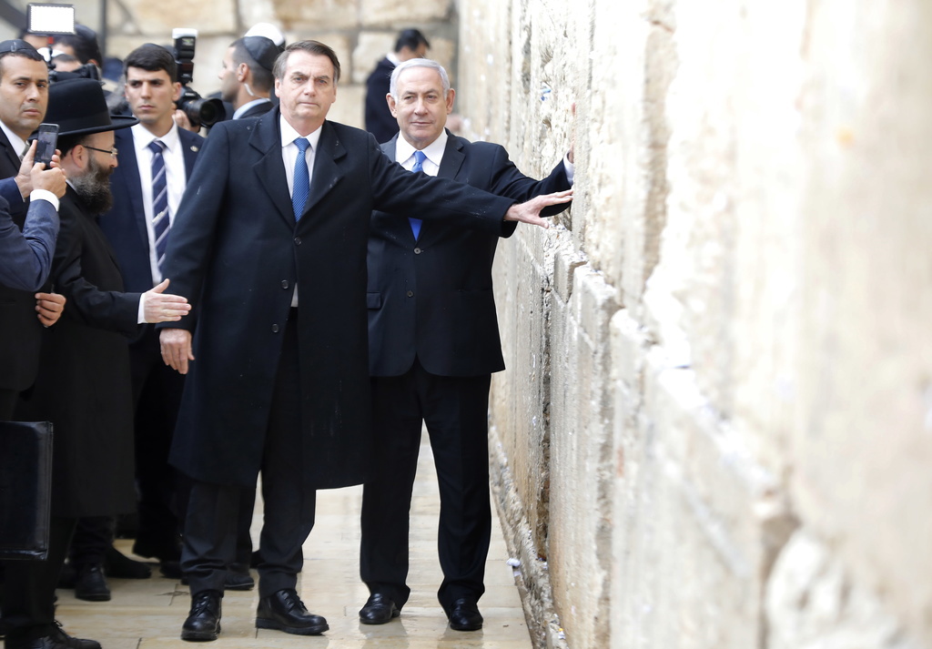 Bolsonaro semblait convaincu de sa réponse alors qu'il venait de visiter le musée de l'Holocauste à Jérusalem.