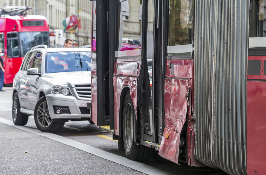 Les accidents sont souvent causés par le mauvais comportement d'automobilistes.