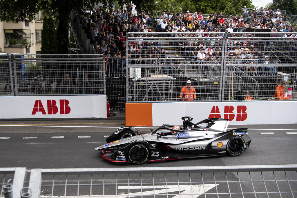 "Faire un podium à la maison, c'est extraordinaire", a dit le double vainqueur des 24 Heures du Mans