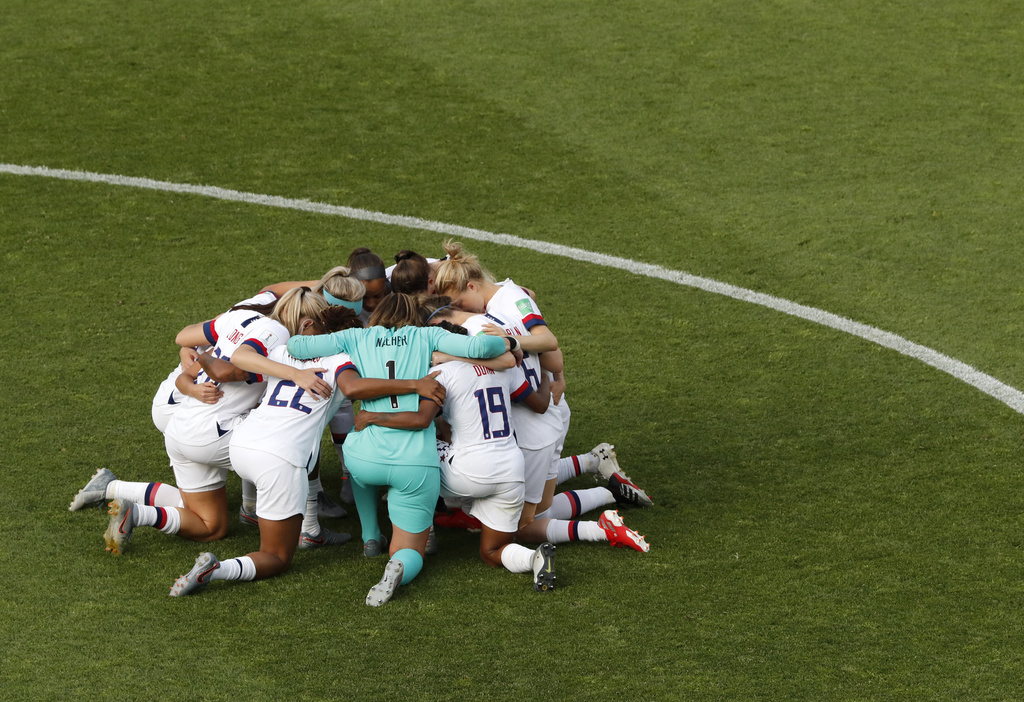 Les Américaines, longtemps malmenées, sont venues à bout de l'Espagne 2-1 grâce à deux penalties.